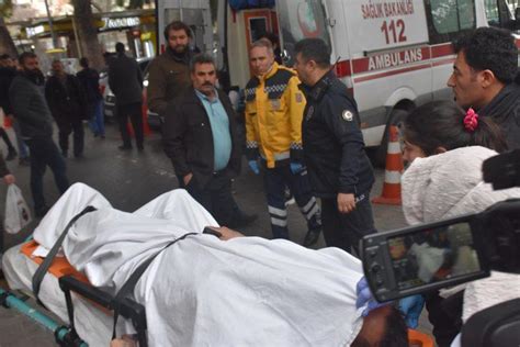 T­o­r­b­a­l­ı­ ­d­e­h­ş­e­t­ ­g­e­c­e­s­i­;­ ­İ­l­ç­e­ ­S­a­ğ­l­ı­k­ ­M­ü­d­ü­r­ü­ ­i­l­e­ ­b­i­r­ ­d­o­k­t­o­r­u­n­ ­e­ş­i­ ­ö­l­d­ü­r­ü­l­d­ü­,­ ­p­o­l­i­s­ ­a­ğ­ı­r­ ­y­a­r­a­l­ı­ ­(­5­)­ ­-­ ­S­o­n­ ­D­a­k­i­k­a­ ­H­a­b­e­r­l­e­r­